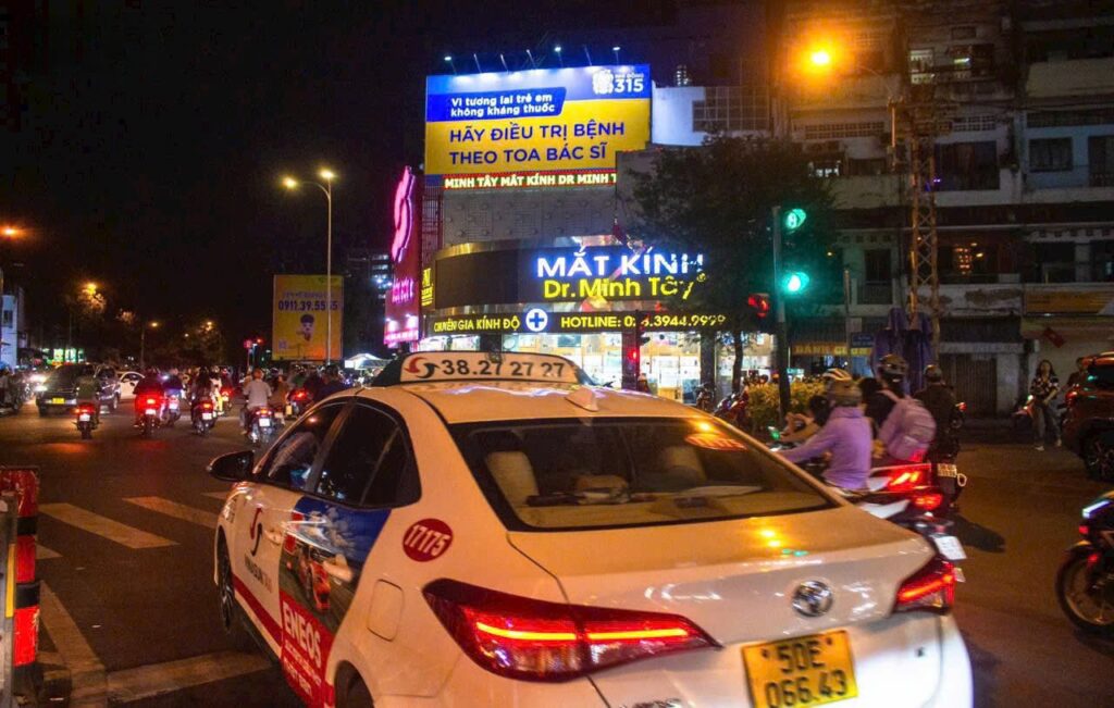 billboard pano VietnamOOH