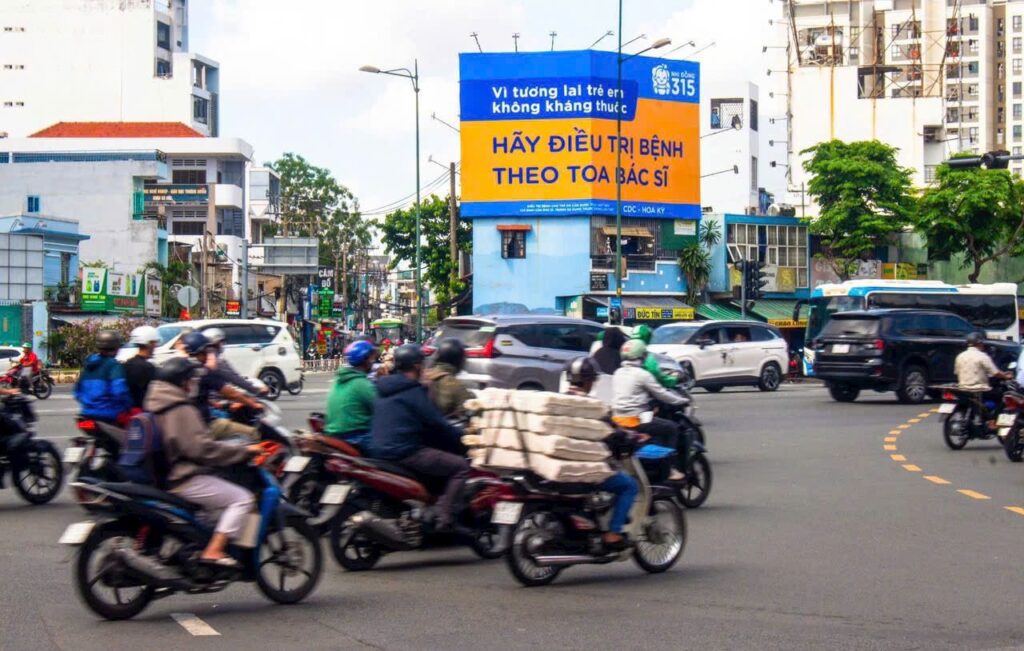 billboard pano VietnamOOH