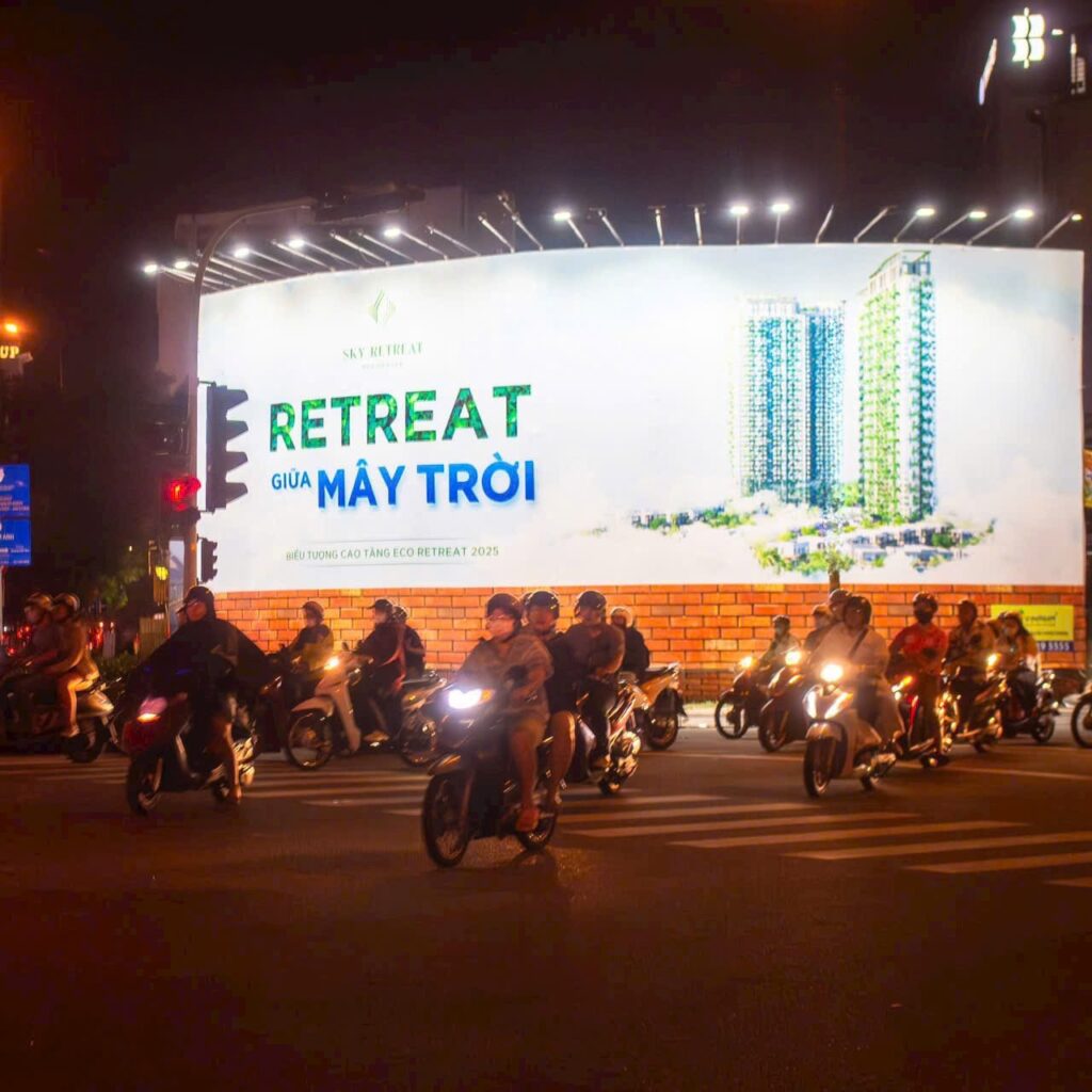 quảng cáo ngoài trời billboard pano
