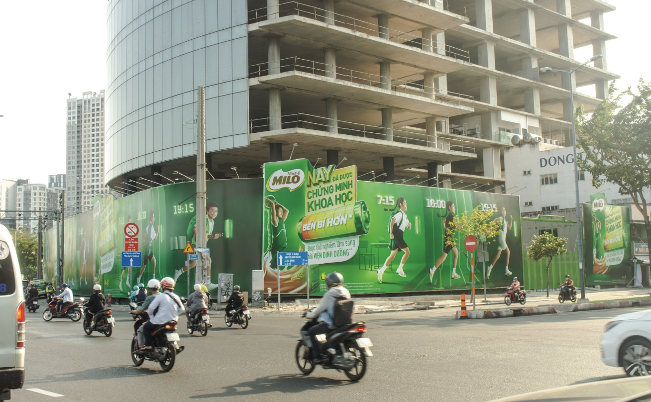 Ảnh màn hình 2026-04-05 lúc 22.46.23 Quảng cáo Hoarding