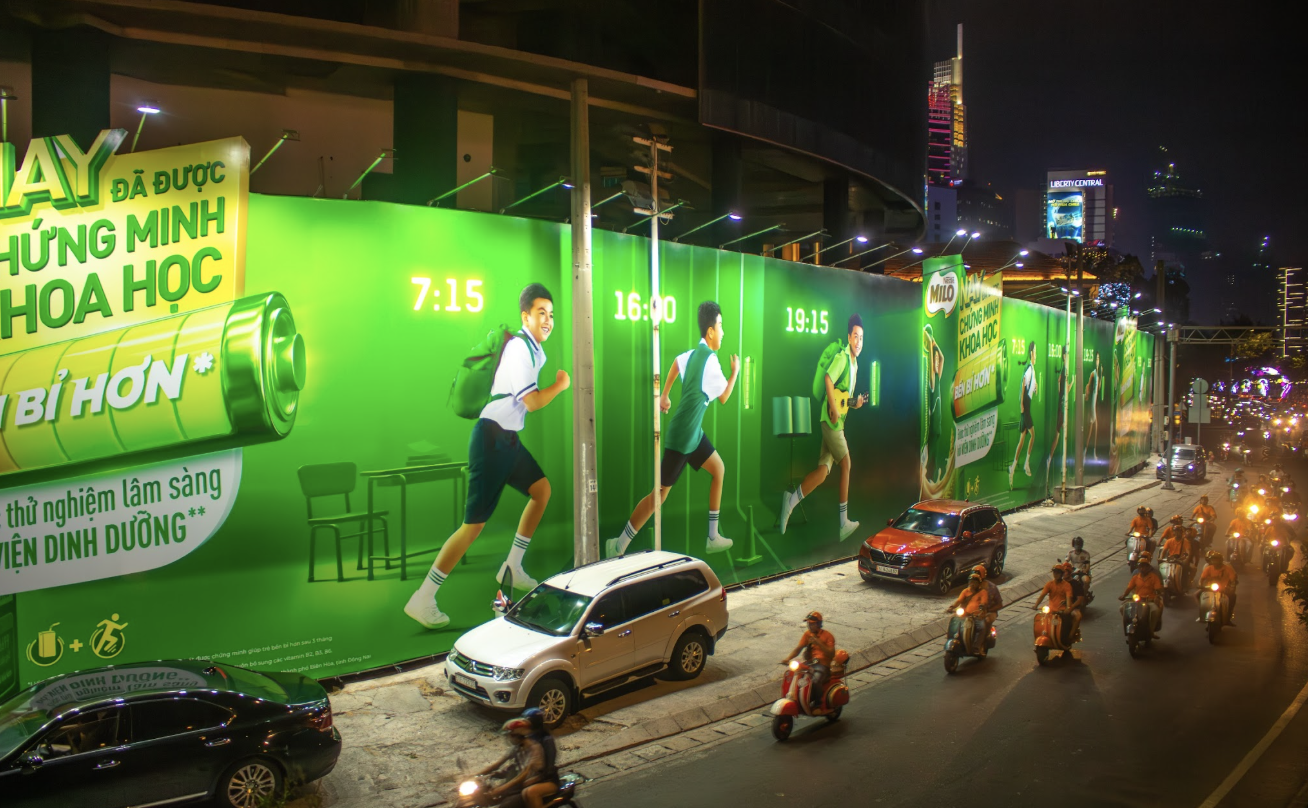 Ảnh màn hình 2026-04-05 lúc 22.47.09 Quảng cáo Hoarding