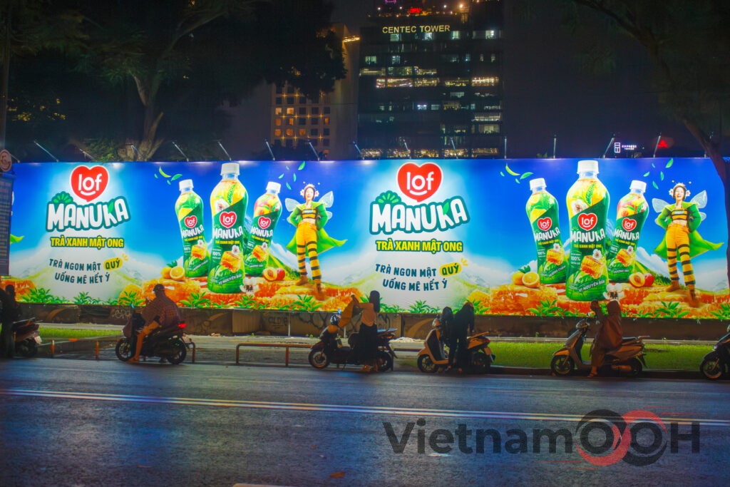 quảng cáo hàng rào VietnamOOH