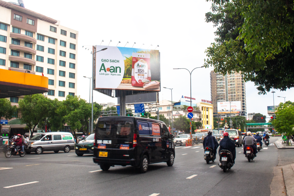 Billboard VietnamOOH