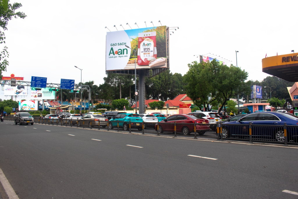 Billboard VietnamOOH