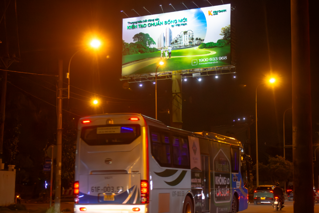 OOH Bất Động Sản OOH Vietnam Quảng Cáo Ngoài Trời