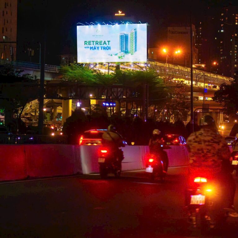 VietnamOOH billboard pano