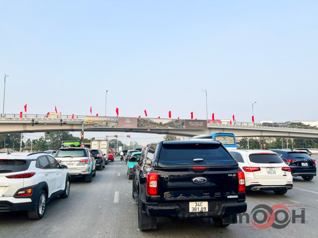 OOH cầu vượt, OOH Vietnam, Vietnam OOH