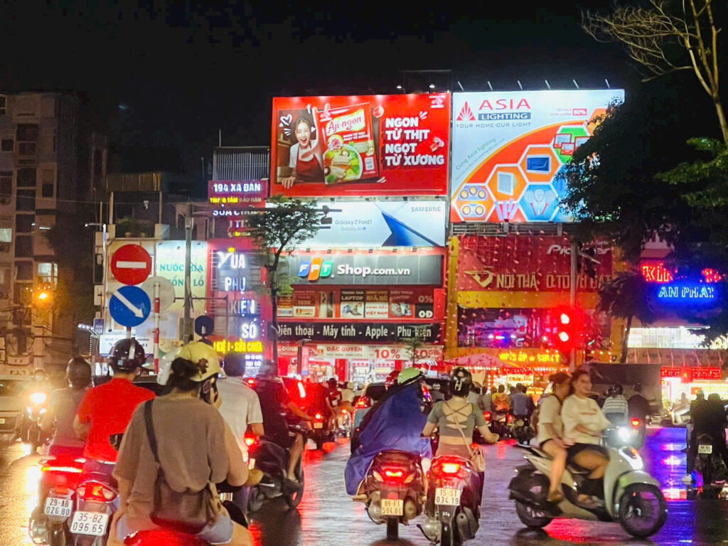 Billboard Pano VietnamOOH