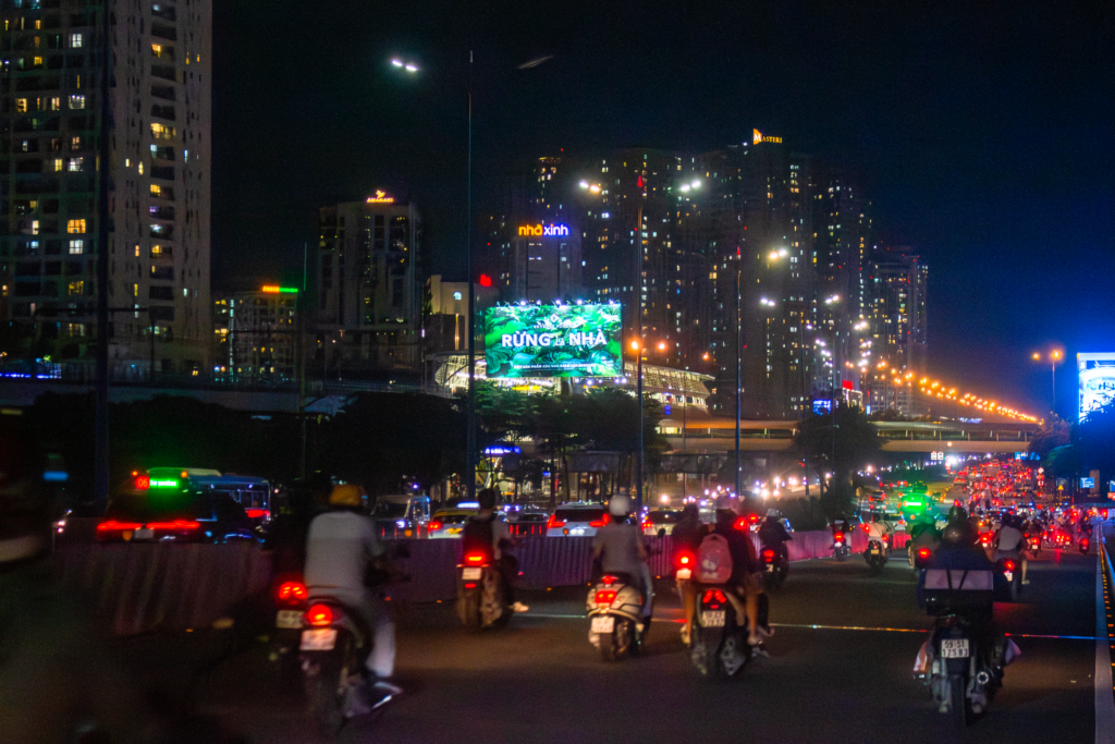 Báo giá billboard 2026: Giải pháp tối ưu chi phí quảng cáo với ngân sách từ 4000-19,000 USD 2 Báo giá billboard