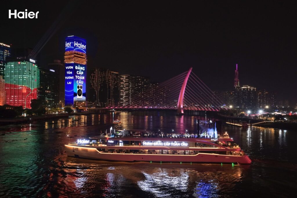 quảng cáo OOH Haier Horizon