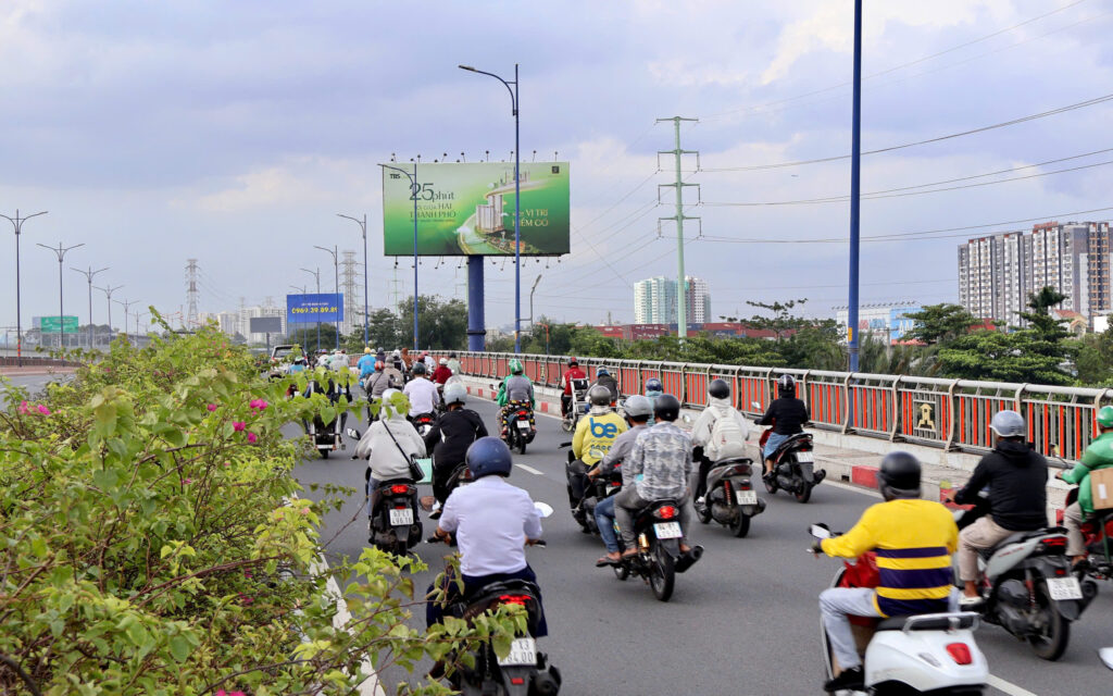 Vietnam OOH x TBS Land: Green Satyne Khẳng Định Lợi Thế Vị Trí Với Chiến Dịch Billboard Ấn Tượng 1 Vietnam OOH, OOH Vietnam, OOH Bất Động Sản
