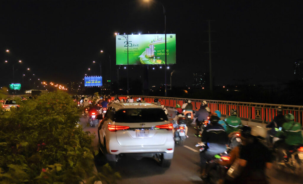 Vietnam OOH x TBS Land: Green Satyne Khẳng Định Lợi Thế Vị Trí Với Chiến Dịch Billboard Ấn Tượng 2 Vietnam OOH, OOH Vietnam, OOH Bất Động Sản