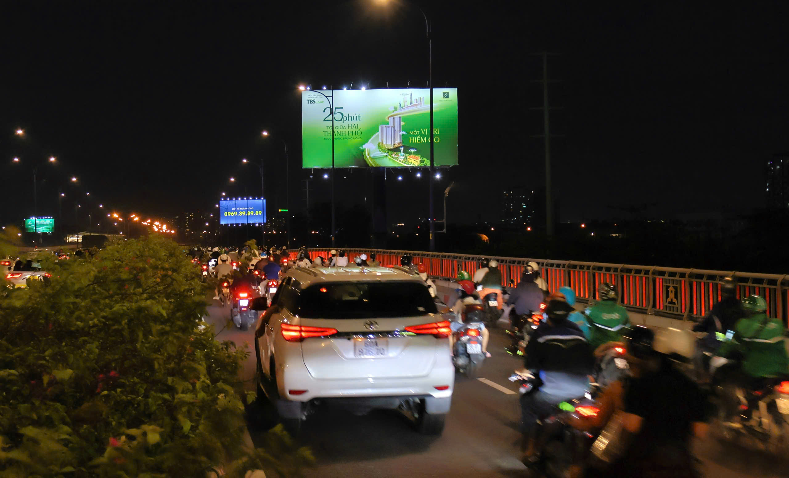 z7937658605582_6ac9f64d3895c55b8da6470642e75aa1 Vietnam OOH, OOH Vietnam, OOH Bất Động Sản