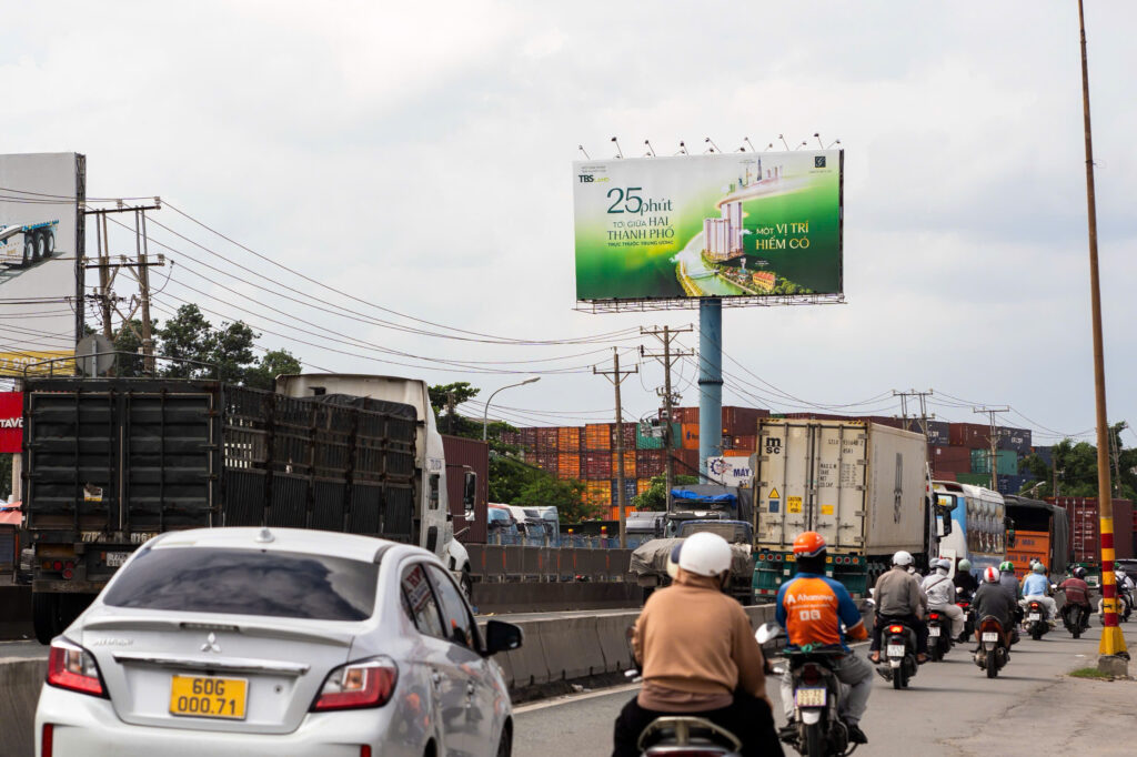 Vietnam OOH x TBS Land: Green Satyne Khẳng Định Lợi Thế Vị Trí Với Chiến Dịch Billboard Ấn Tượng 6 Vietnam OOH, OOH Vietnam, OOH Bất Động Sản