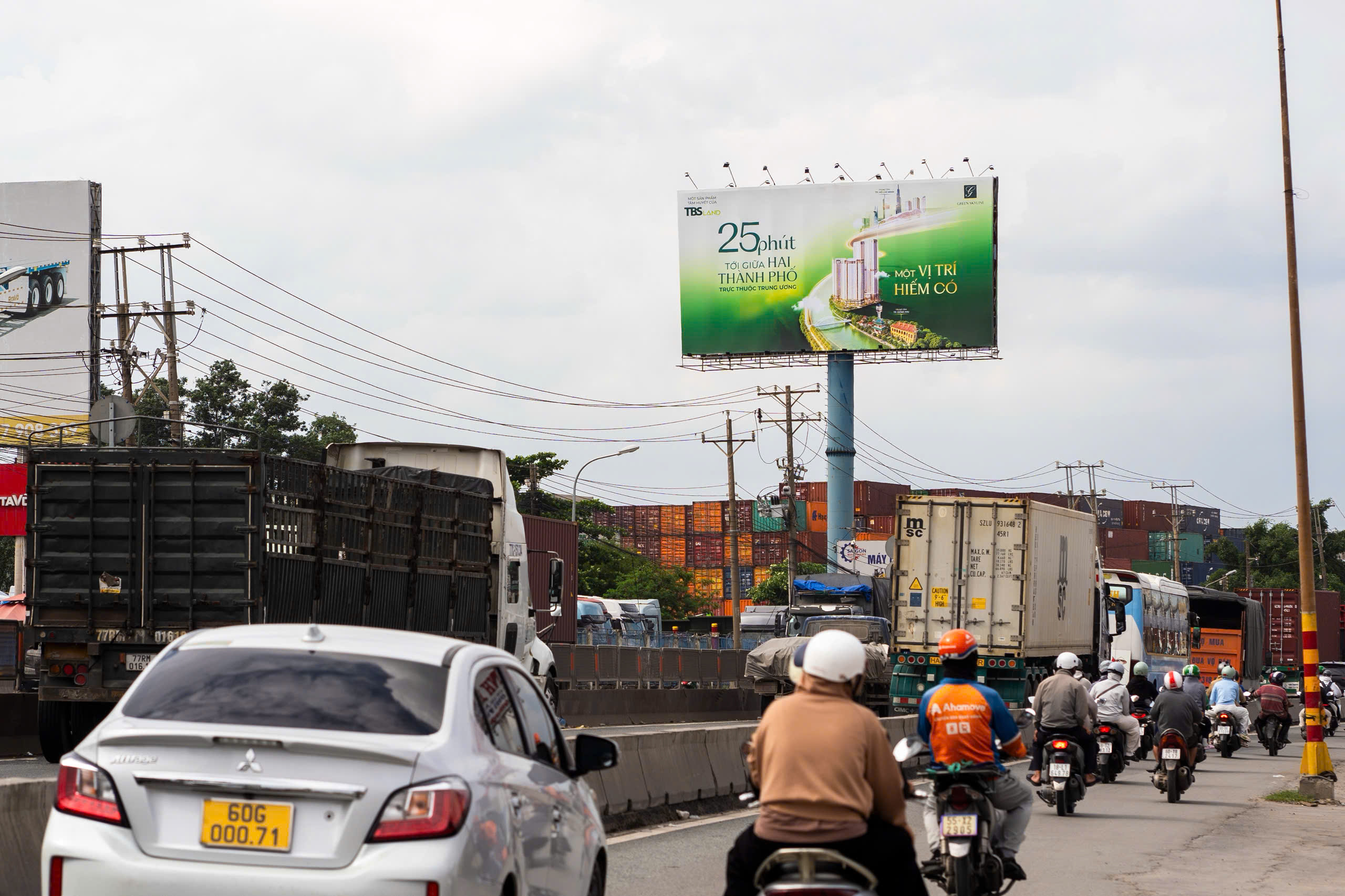 z7937658630188_96479ccd9b9d9245875a8561ce987d8a Vietnam OOH, OOH Vietnam, OOH Bất Động Sản