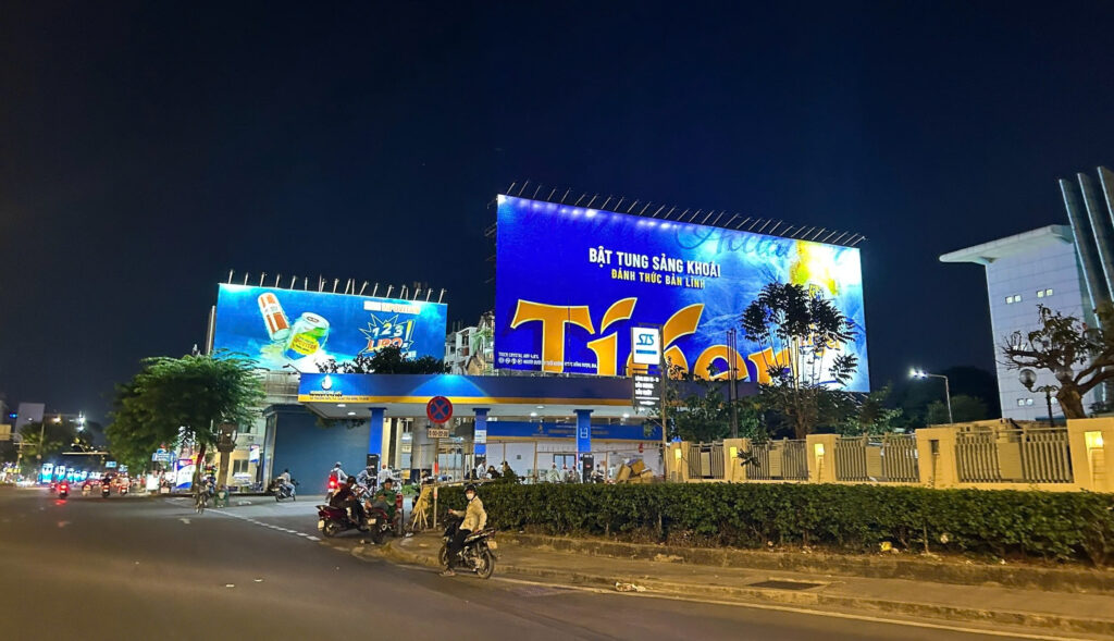Chiến dịch quảng cáo OOH Tiger Crystal