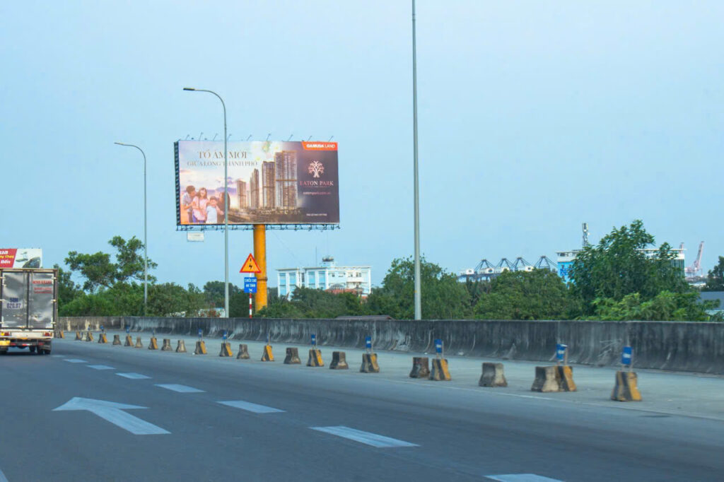 Quảng Cáo Ngoài Trời Eaton Park Tạo Dấu Ấn Với Chiến Dịch OOH Vietnam 3 Quảng cáo ngoài trời Vietnam, OOH Vietnam, Vietnam OOH, quảng cáo dự án bất động sản, quảng cáo tại tuyến đường lớn