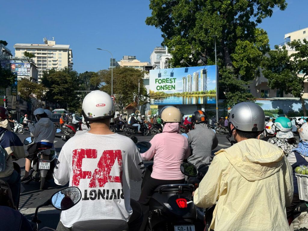 quảng cáo bất động sản OOH