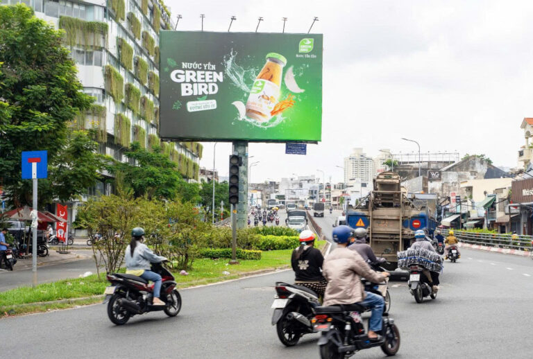 quảng cáo ngành FMCG OOH