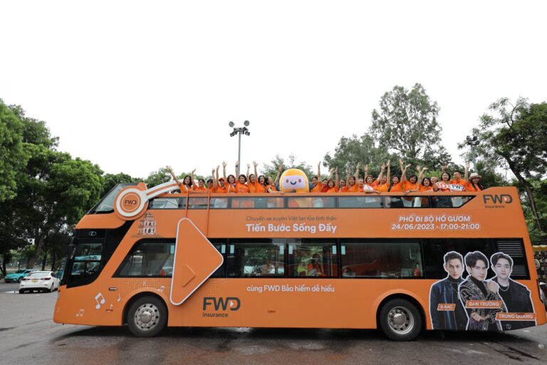 quảng cáo xe bus 2 tầng