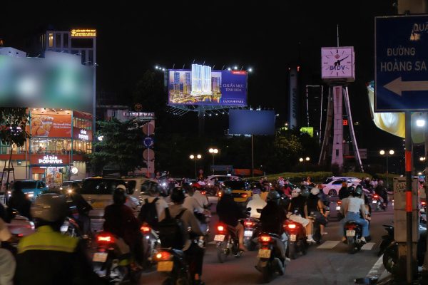 Billboard Cầu Điện Biên Phủ 3 mặt 2